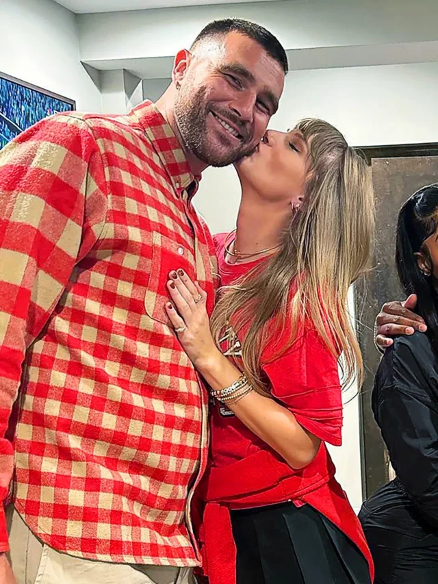 “Chiefs’ Playoff Love Story: Kelce and Swift’s Romance Unveiled!”